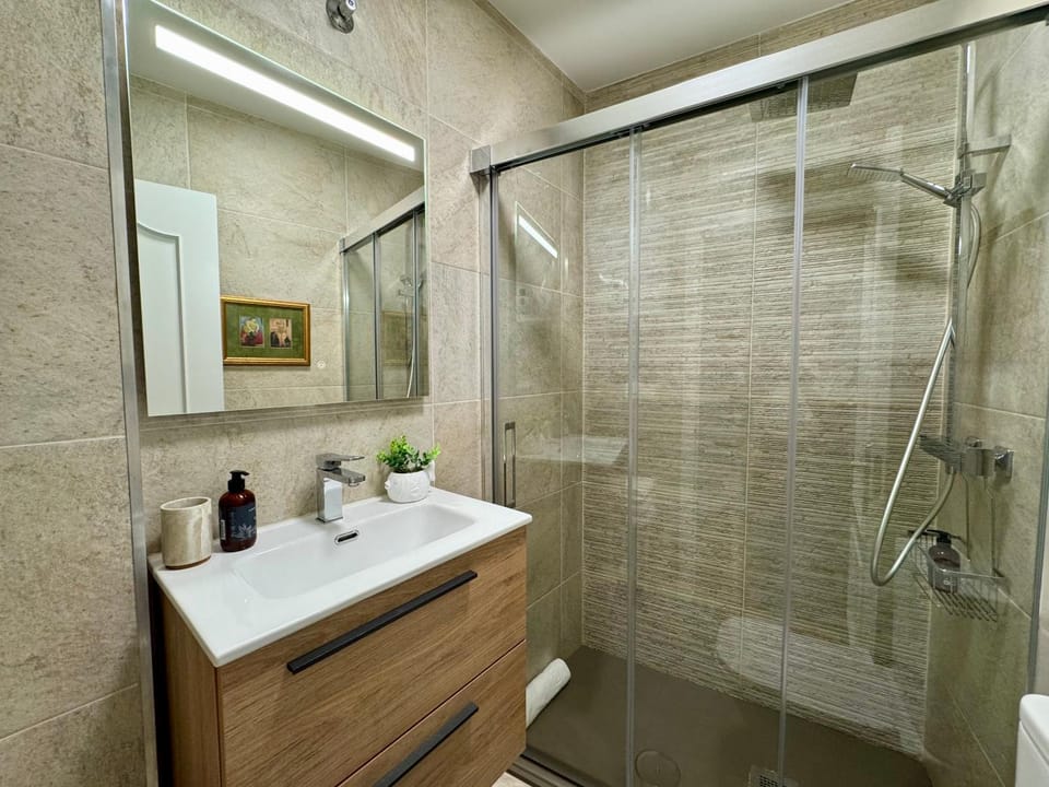 Shower, Bathroom