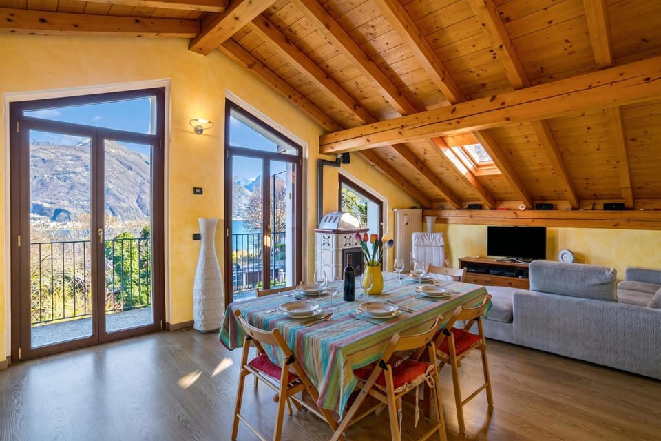 Dining area, kitchen