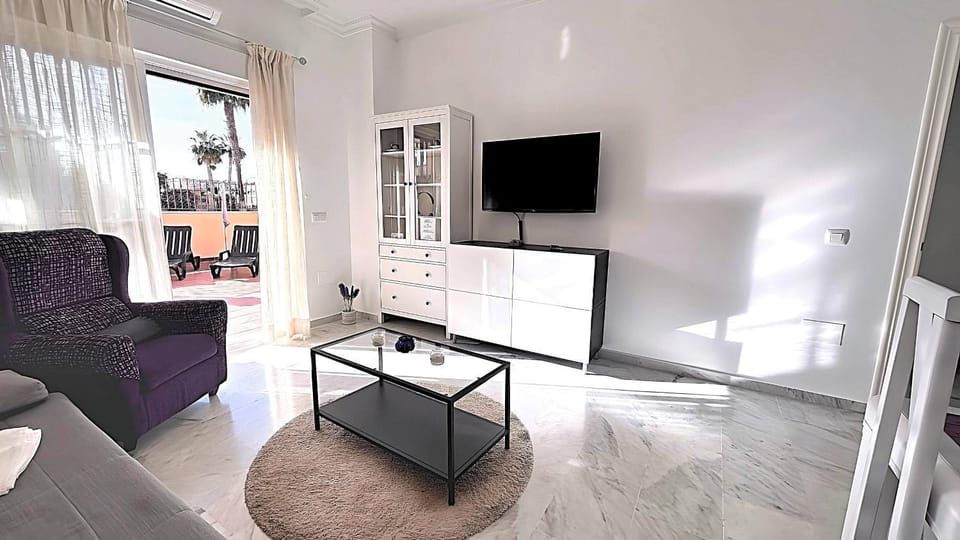 Day, TV and multimedia, Living room, heating, internet, air conditioner