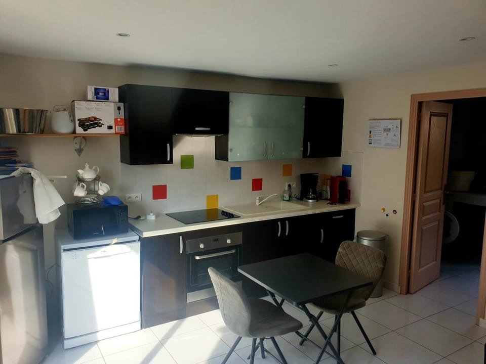 Kitchen or kitchenette, Living room
