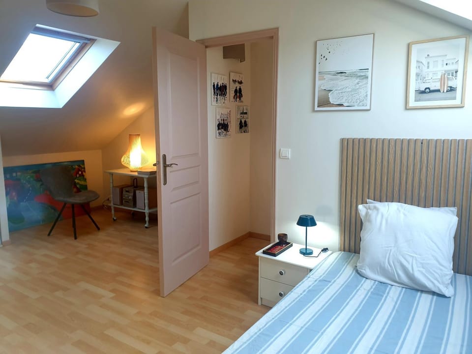 Property building, Living room, Bedroom