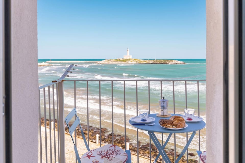 View (from property/room), Balcony/Terrace, Sea view