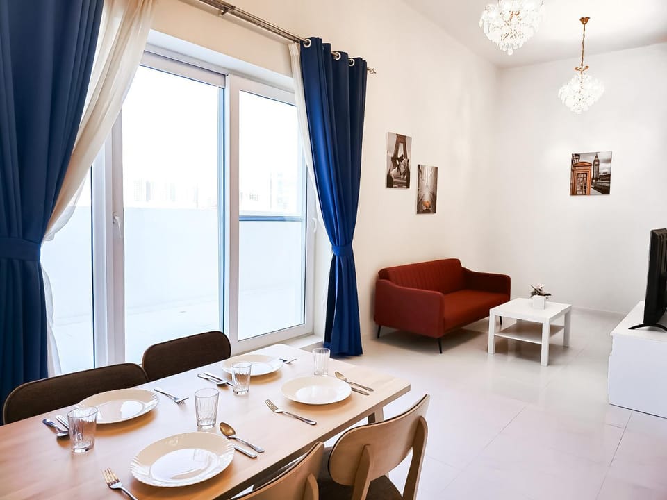TV and multimedia, Living room, Dining area
