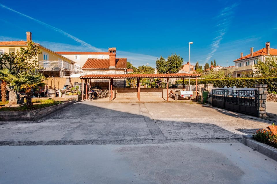 Property building, Parking