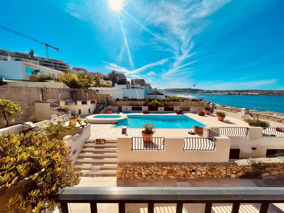 View (from property/room), Balcony/Terrace, Pets, Garden view, Pool view, Sea view, Swimming pool