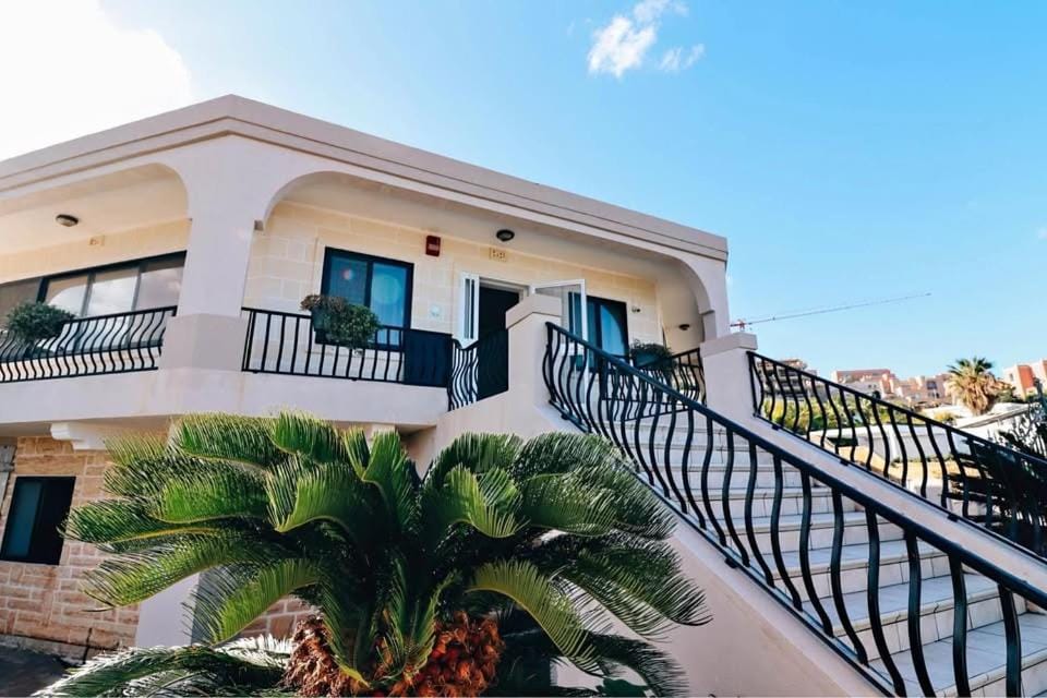 Property building, View (from property/room), Balcony/Terrace, Pets