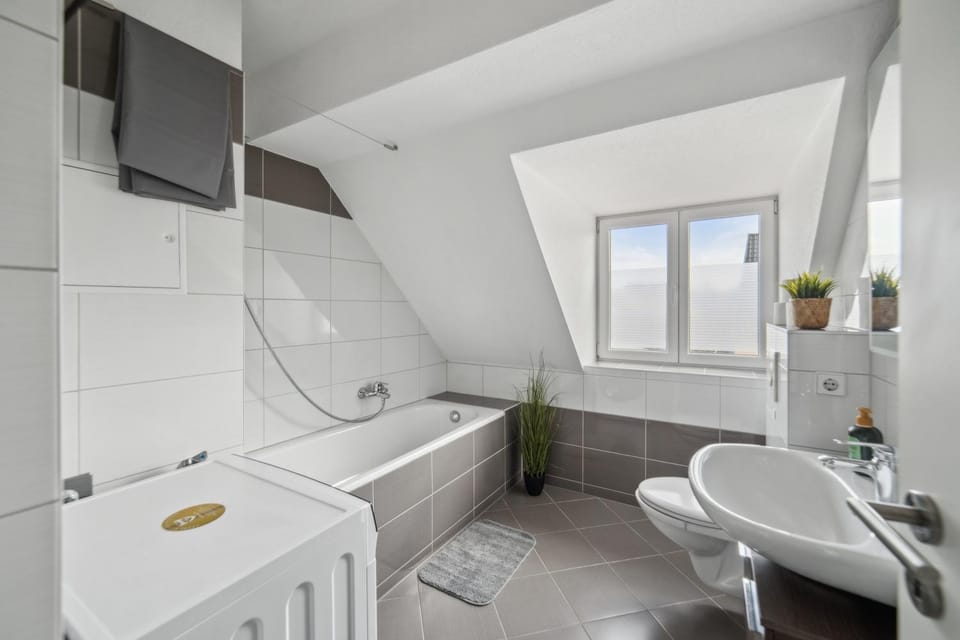 Bathroom, Bath, washing machine