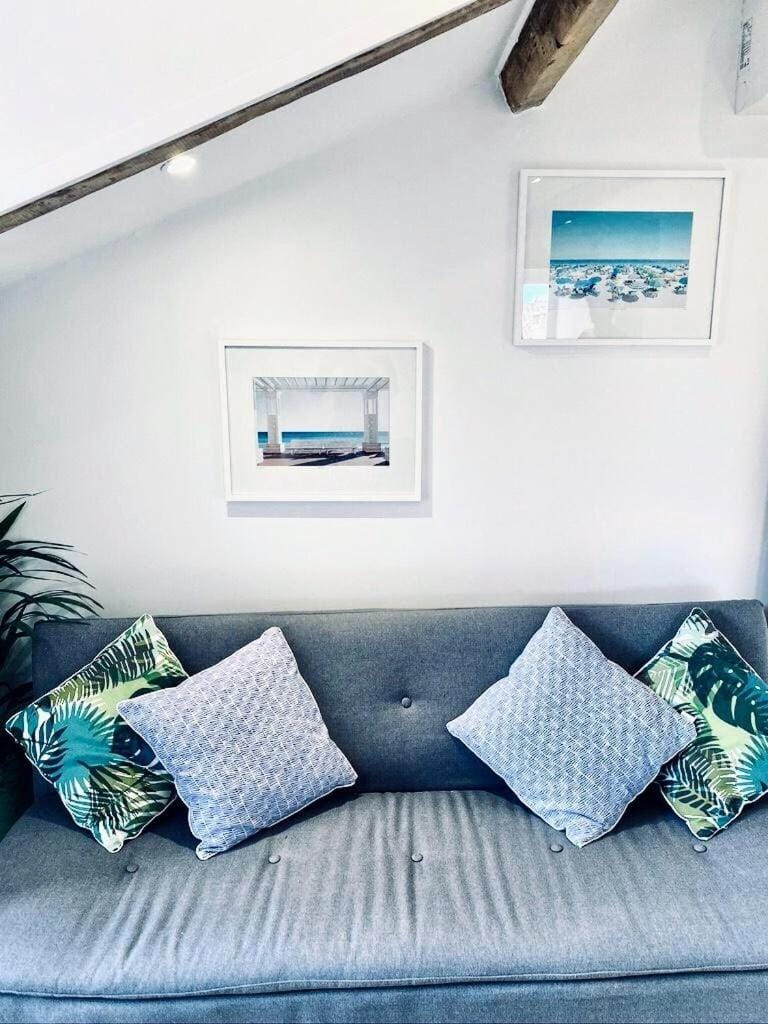 Guisol 17 Attic cocon Port de Nice Apartment in Nice