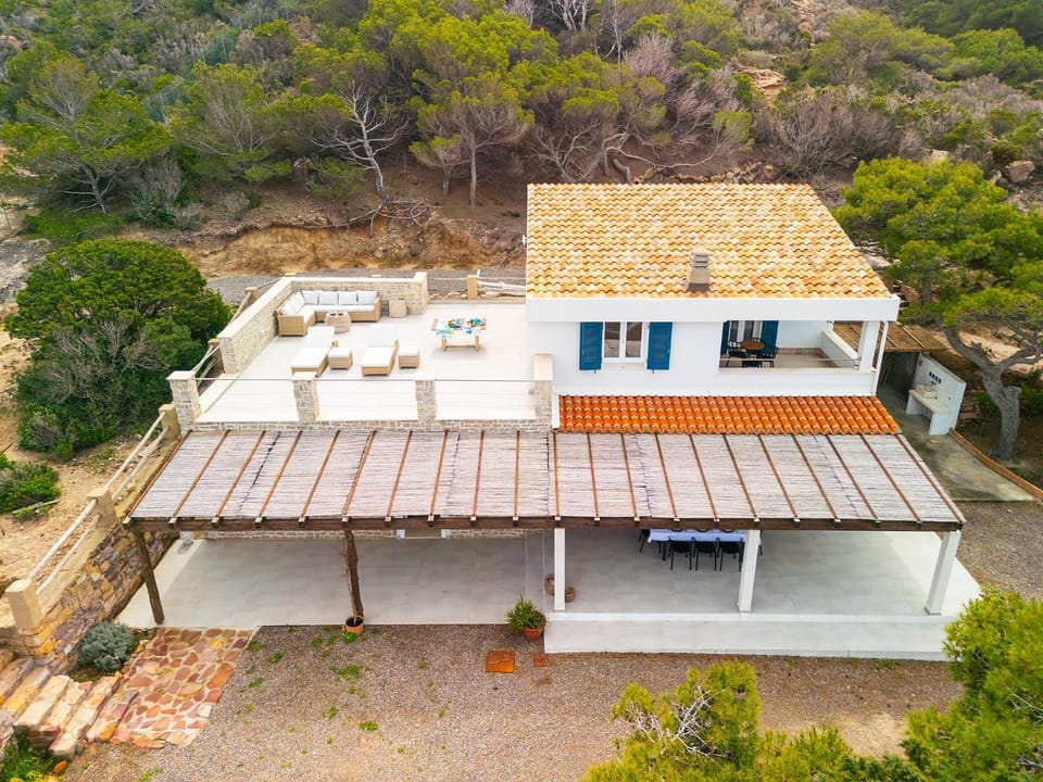 Property building, Garden, Balcony/Terrace
