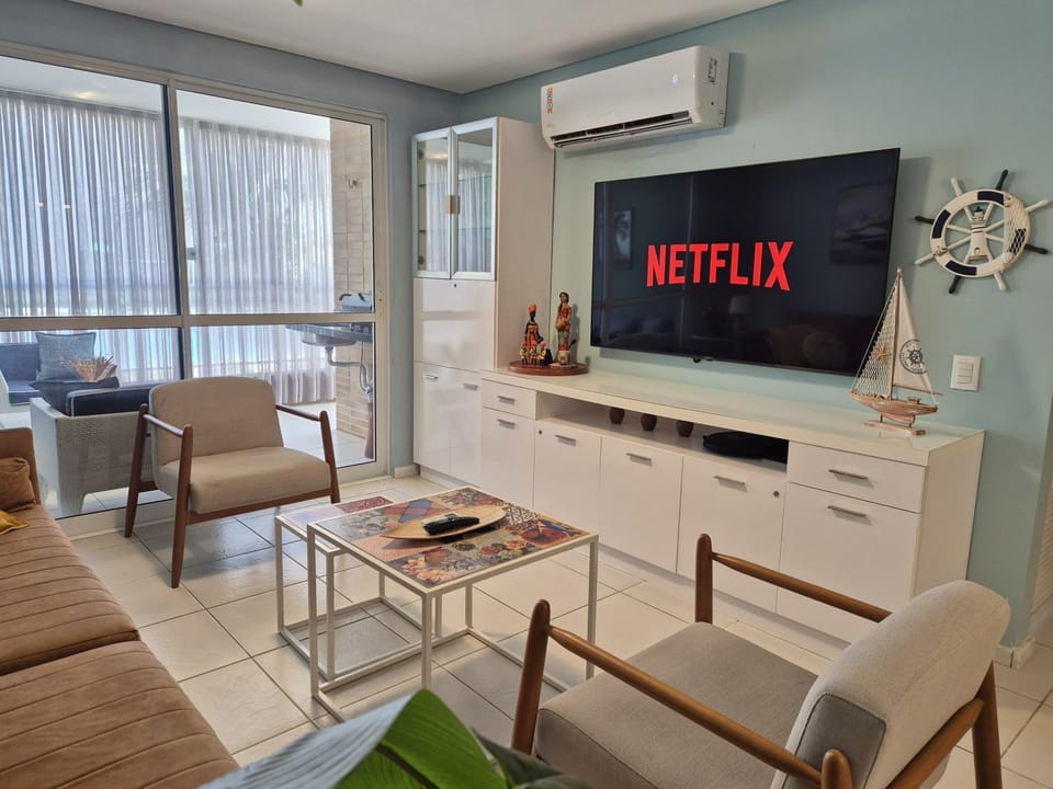 Communal lounge/ TV room, TV and multimedia, Decorative detail, air conditioner, air conditioner