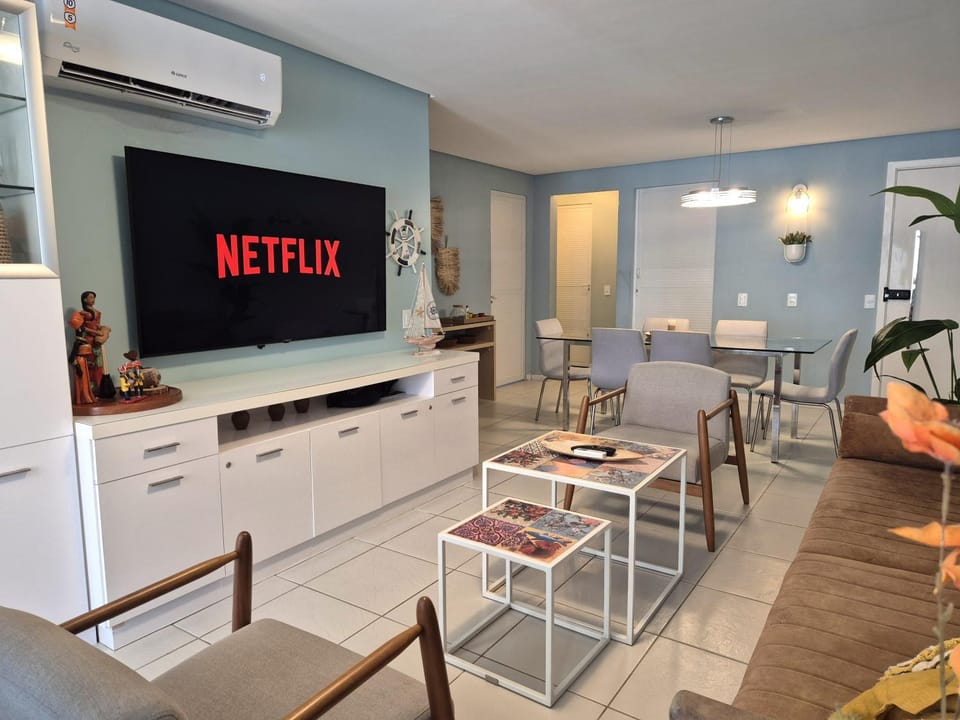 Communal lounge/ TV room, TV and multimedia, Decorative detail, Decorative detail, air conditioner, air conditioner