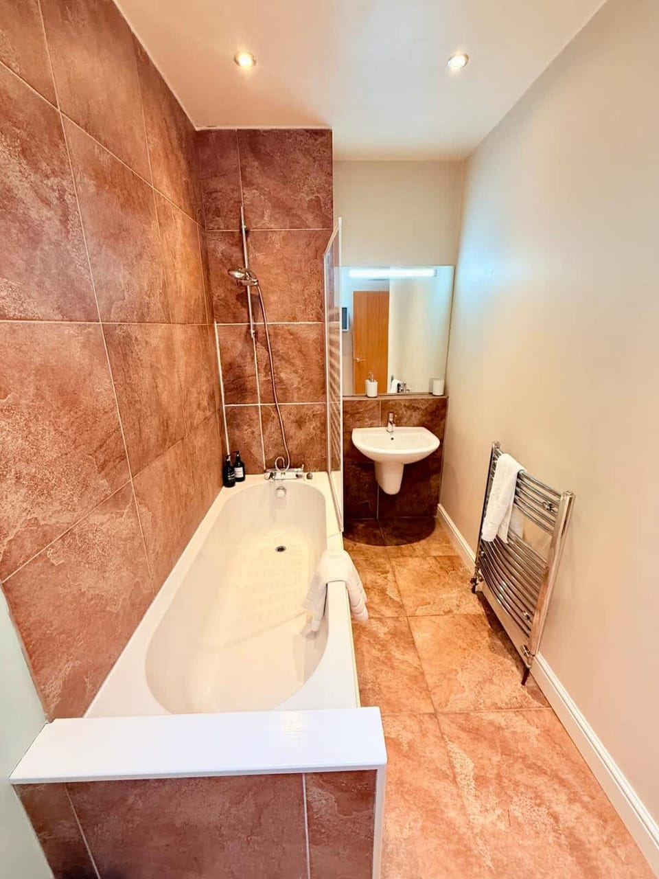 Perfect City Flat for Leisure & Work stays Apartment in Bristol