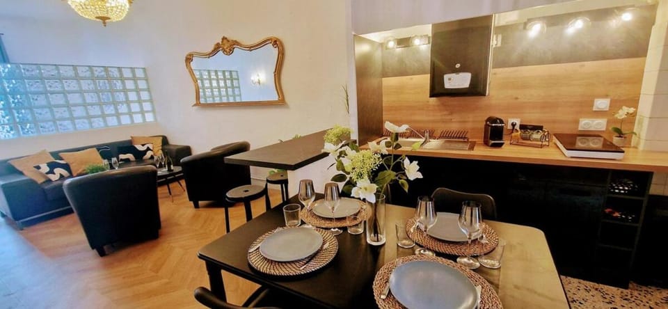 LE PARC2 Appartement Authentique, Coeur de Ville, Proximité Parking, Climatisé Apartment in Occitanie