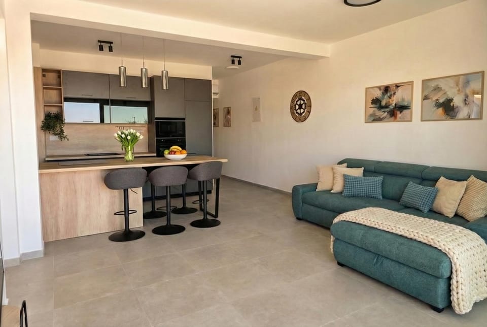 Dining area, kitchen