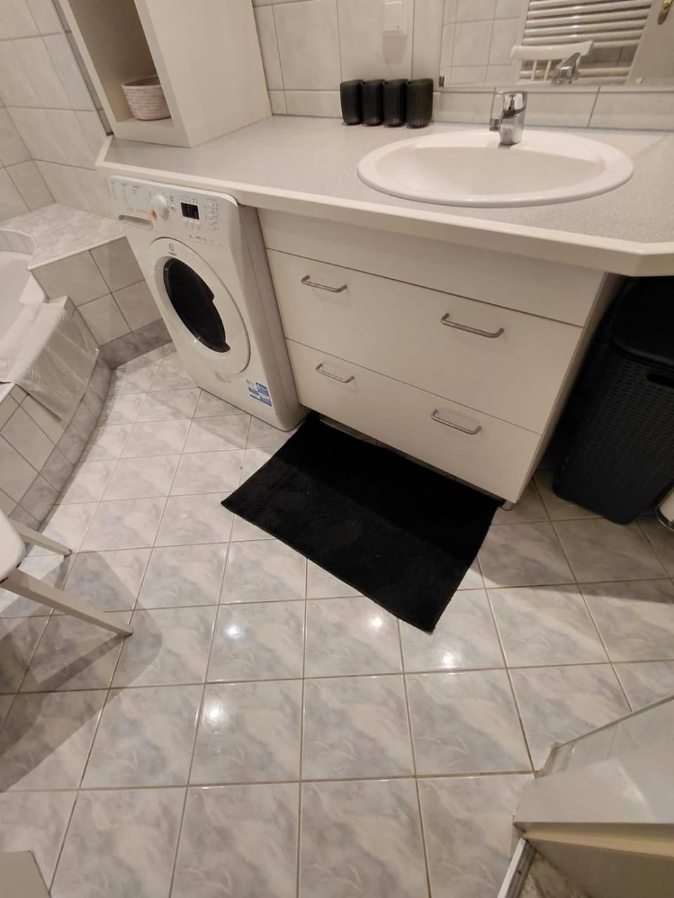 Toilet, Bathroom, washing machine