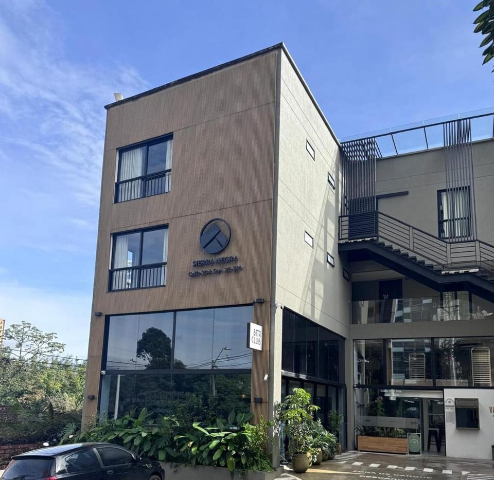 Apt in el Poblado, walkable area with parking 215 Apartment in Envigado