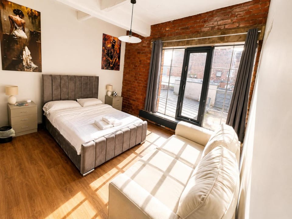 Bed, Bedroom, towels, wardrobe