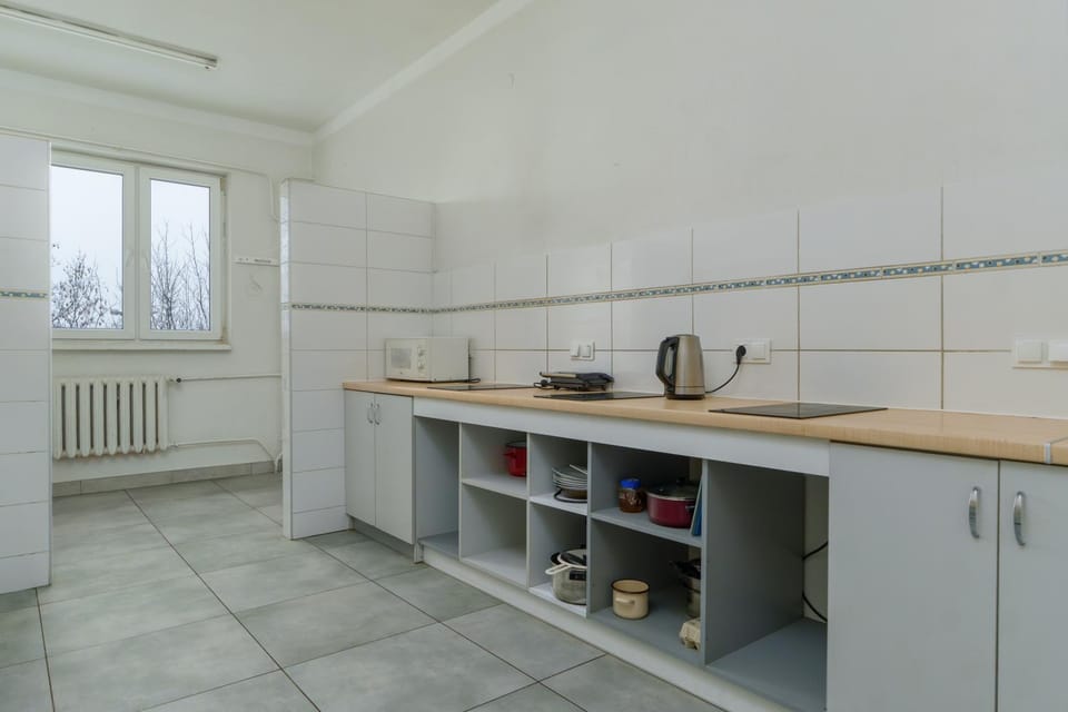 Communal kitchen, microwave, oven, stove, kitchen