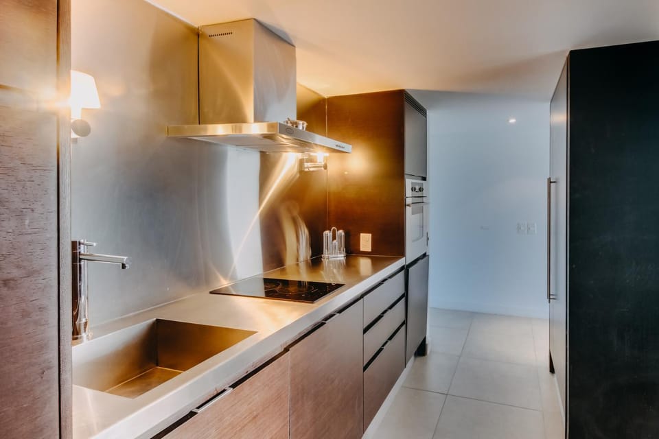Kitchen or kitchenette, oven