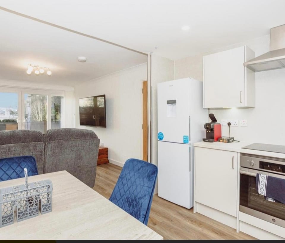 Kitchen or kitchenette, Living room, Dining area