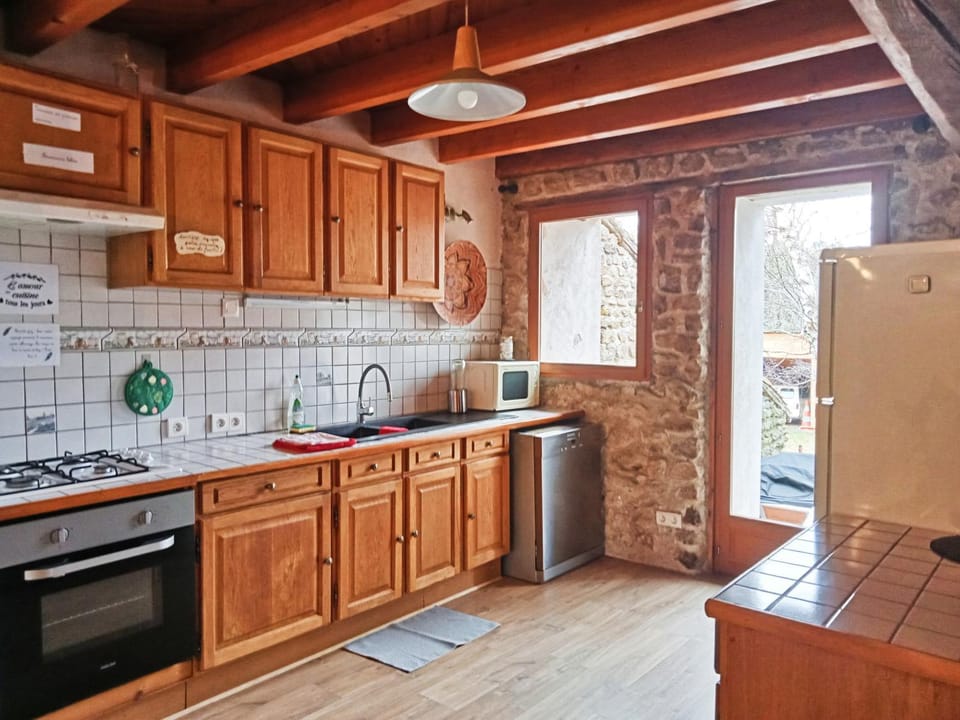 Kitchen or kitchenette, Kitchen or kitchenette