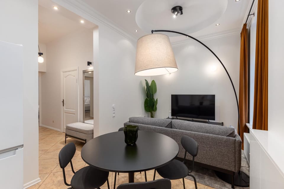 TV and multimedia, Living room, Dining area