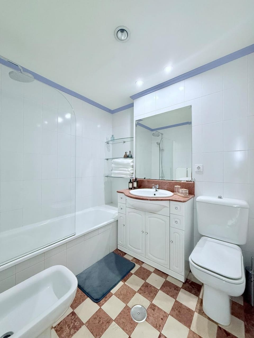 Bathroom, Bath, bidet, towels