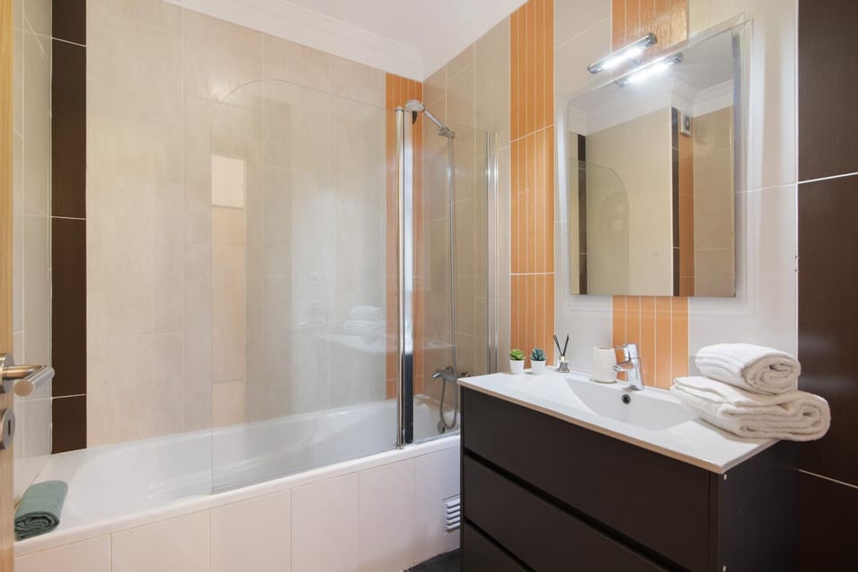 Bathroom, Living room