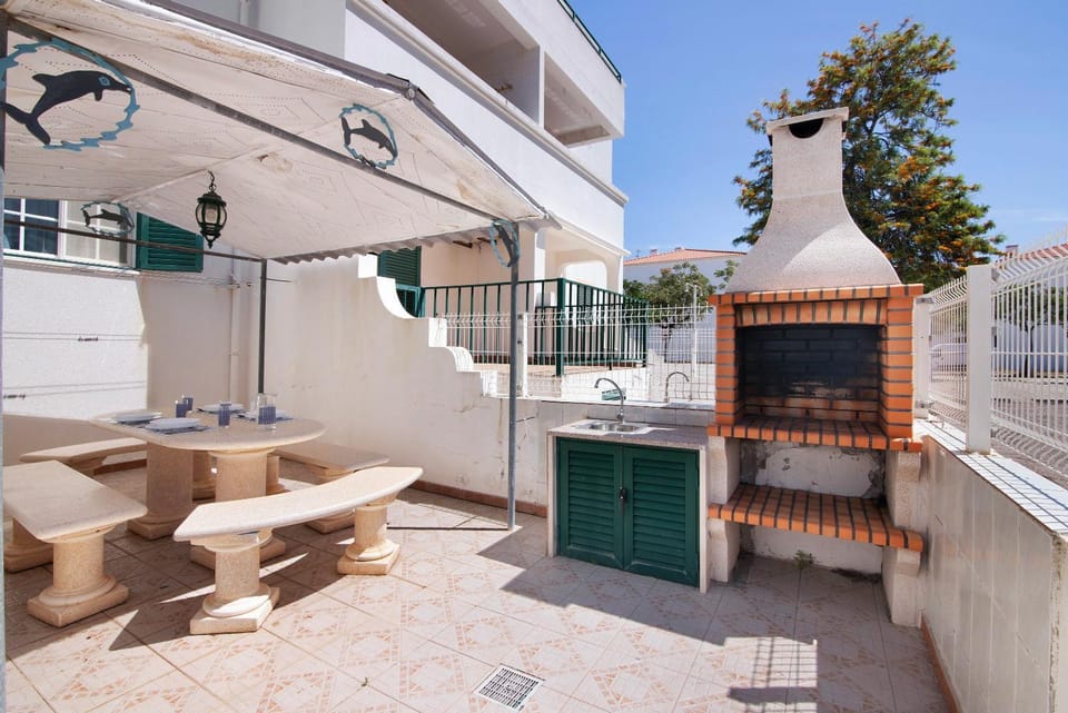 Property building, Balcony/Terrace, Living room