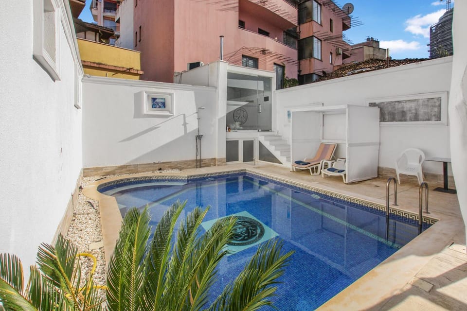 Property building, Swimming pool