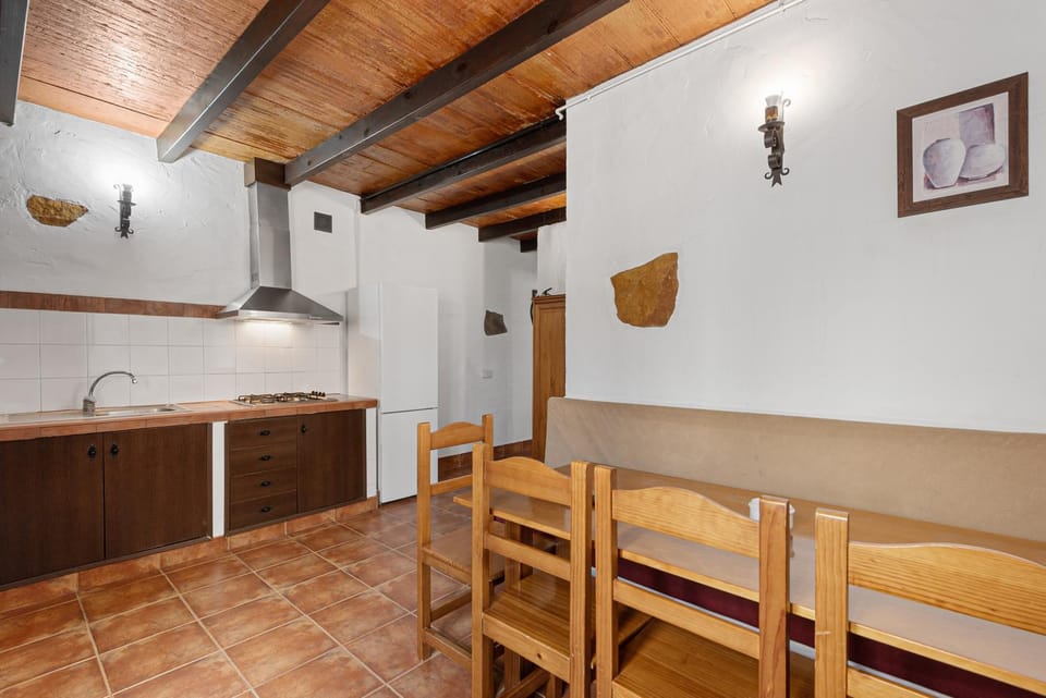 Property building, Kitchen or kitchenette, Living room