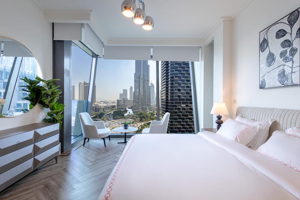Nearby landmark, Photo of the whole room, Bedroom, City view, Landmark view