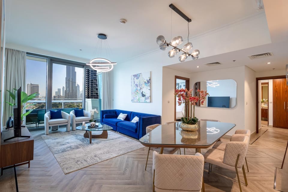 Nearby landmark, TV and multimedia, Living room, Seating area, Dining area, Landmark view
