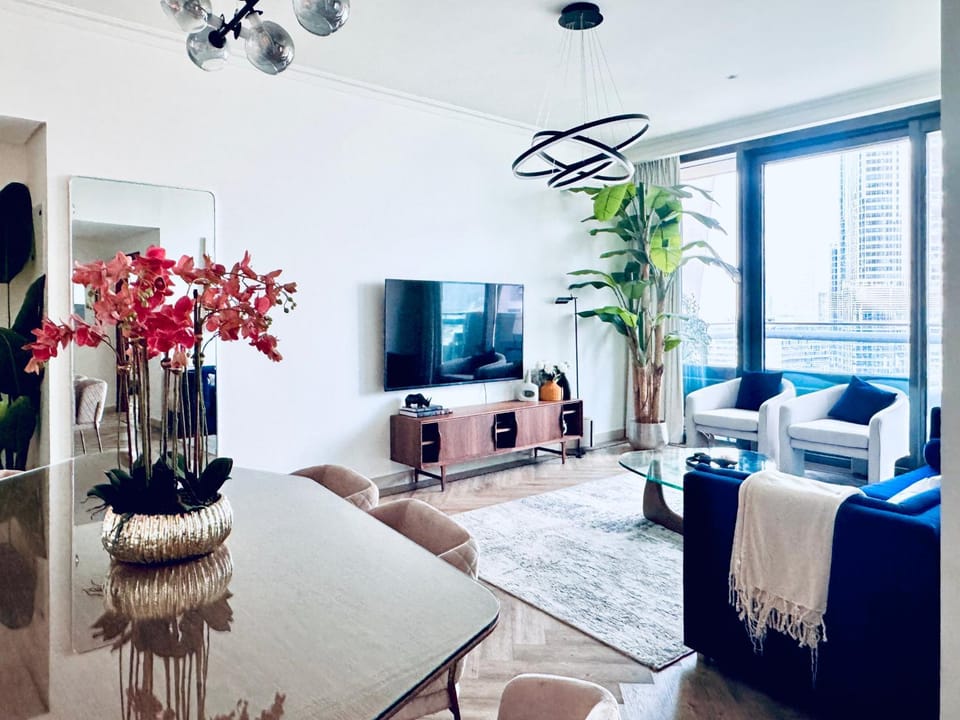 Nearby landmark, TV and multimedia, Living room, Landmark view