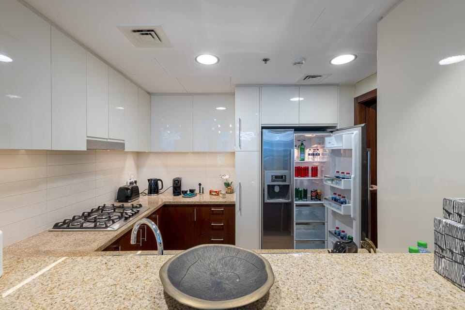 Coffee/tea facilities, Kitchen or kitchenette, dishwasher, microwave, oven, stove, toaster