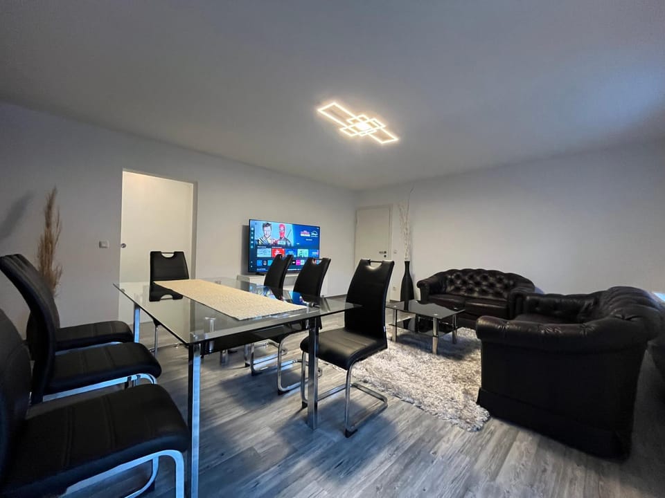 TV and multimedia, Living room, Seating area