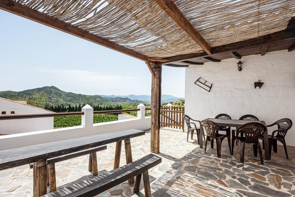 Property building, Balcony/Terrace, Living room