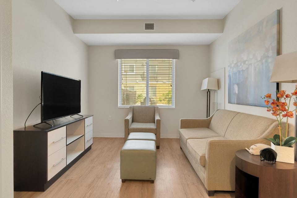 Simplicity At the Rim 1107 I Spacious 1 Bed 1 Bth Apartment in San Antonio