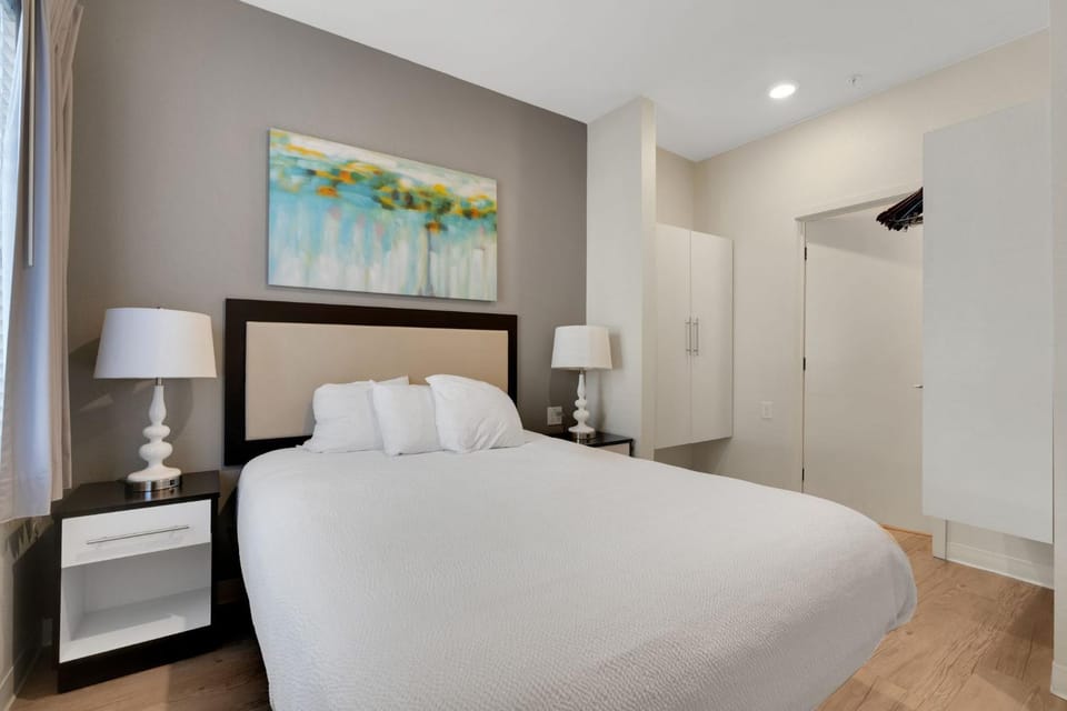 Simplicity At the Rim 1107 I Spacious 1 Bed 1 Bth Apartment in San Antonio