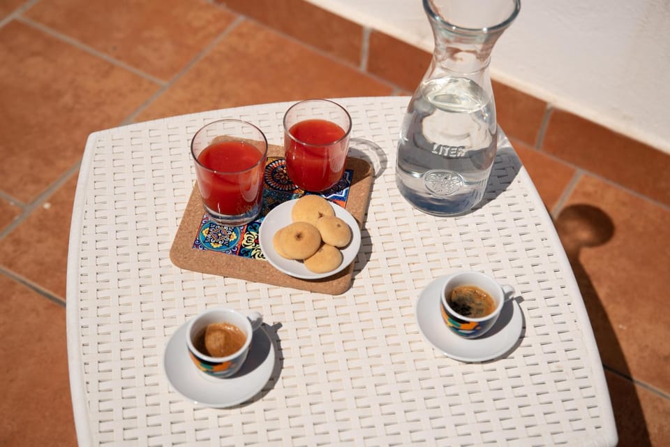 Coffee/tea facilities, Food and drinks, Food, Breakfast, Drinks