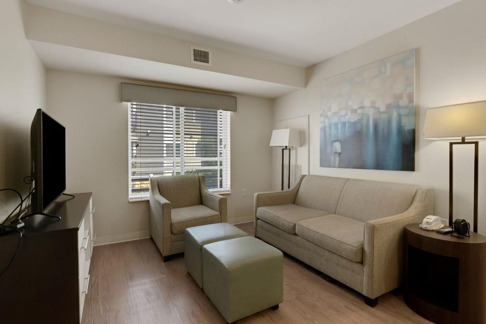 Simplicity At the Rim 1213 I Comfy 2 Bed 2 Bath Apartment in San Antonio