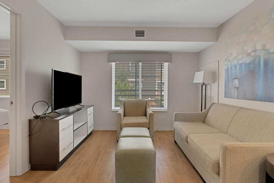 Simplicity At the Rim 1213 I Comfy 2 Bed 2 Bath Apartment in San Antonio