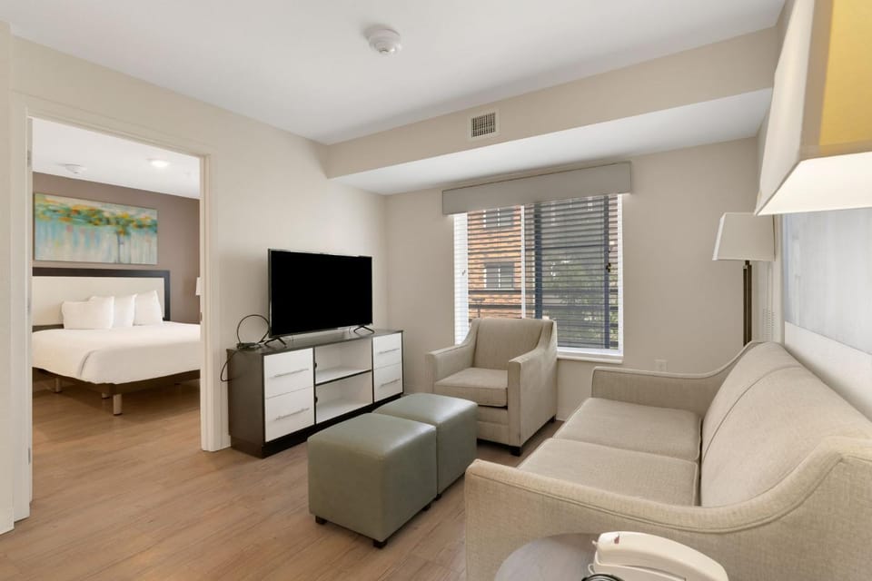 Simplicity At the Rim 1213 I Comfy 2 Bed 2 Bath Apartment in San Antonio