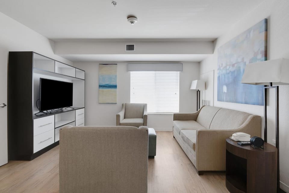 Simplicity At the Rim 1218 I Comfy 3 Bed 2 Bath Apartment in San Antonio