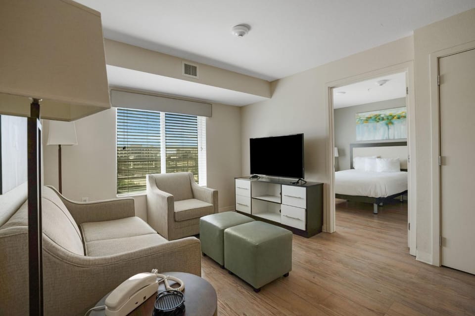 Simplicity At the Rim 1316 I Comfy 2 Bed 2 Bath Apartment in San Antonio