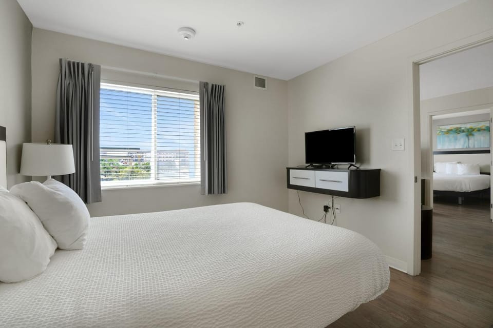 Simplicity At the Rim 1316 I Comfy 2 Bed 2 Bath Apartment in San Antonio