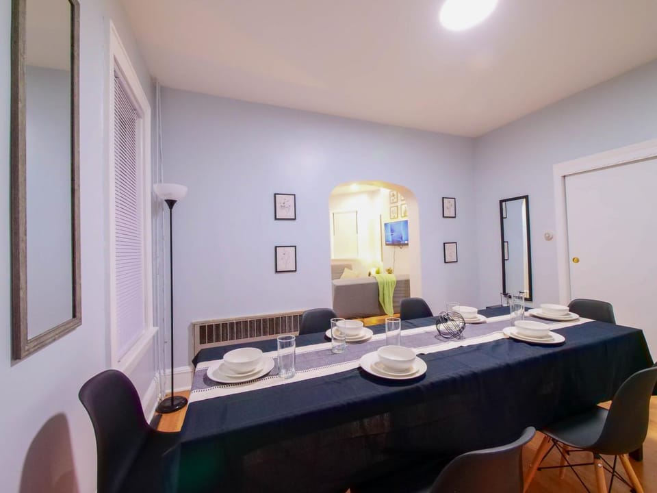 Seating area, Dining area