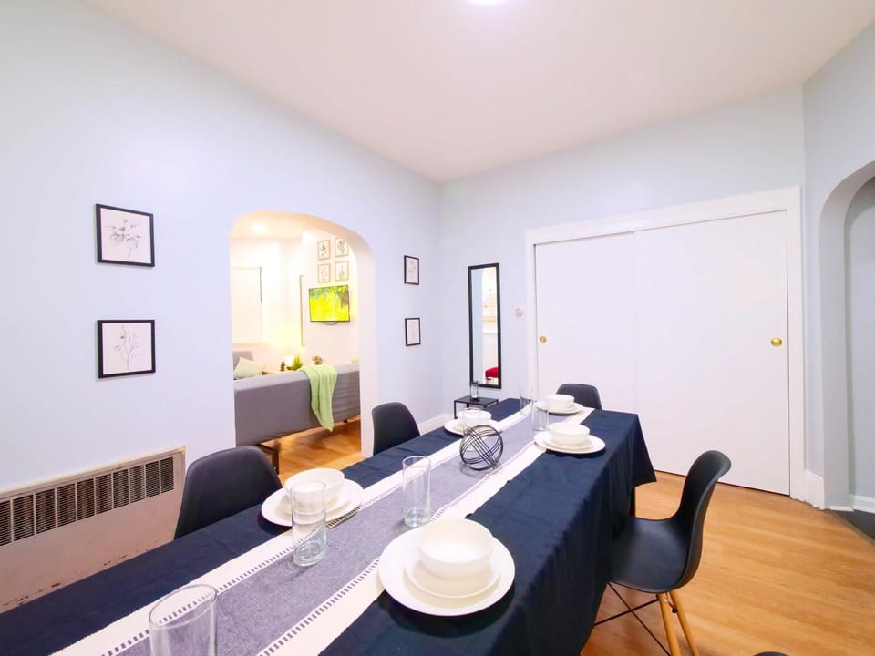 Seating area, Dining area