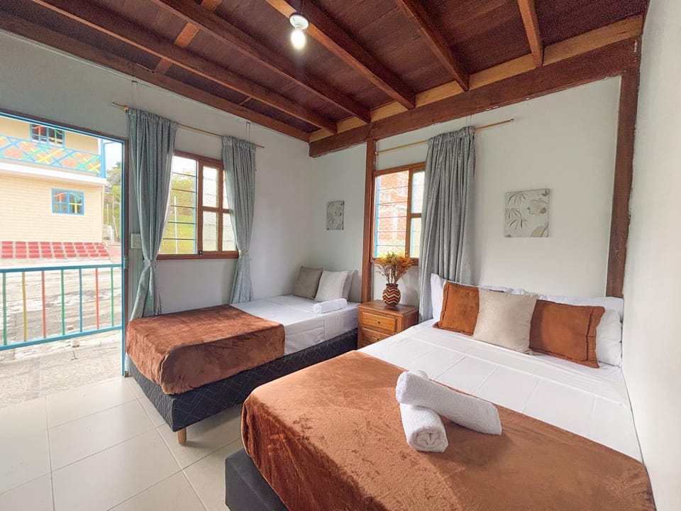 Bed, Bedroom, towels