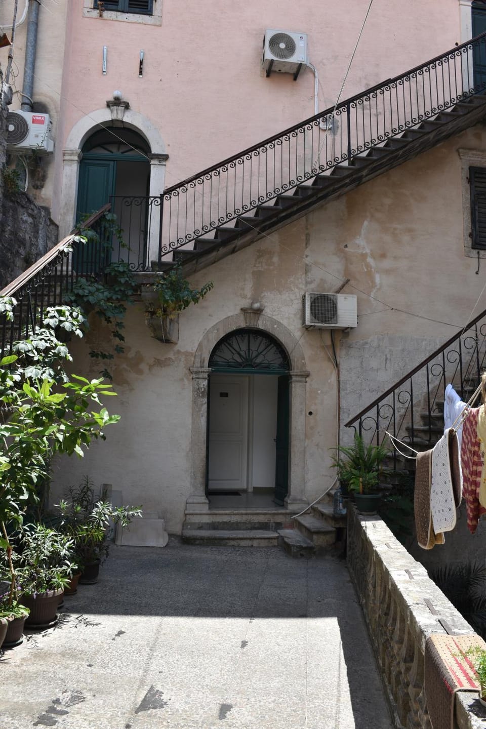 Property building, Inner courtyard view